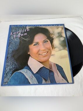 Loretta Lynn "Out Of My Head Back In My Bed" Vinyl LP MCA Records, 1977 USA